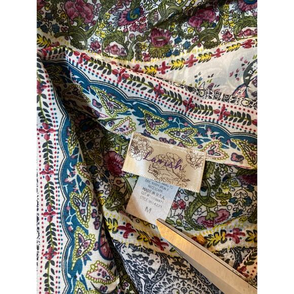 Lavish Button Down Sheer Multi Pattern Sleeveless Blouse Size Medium - Picture 5 of 6